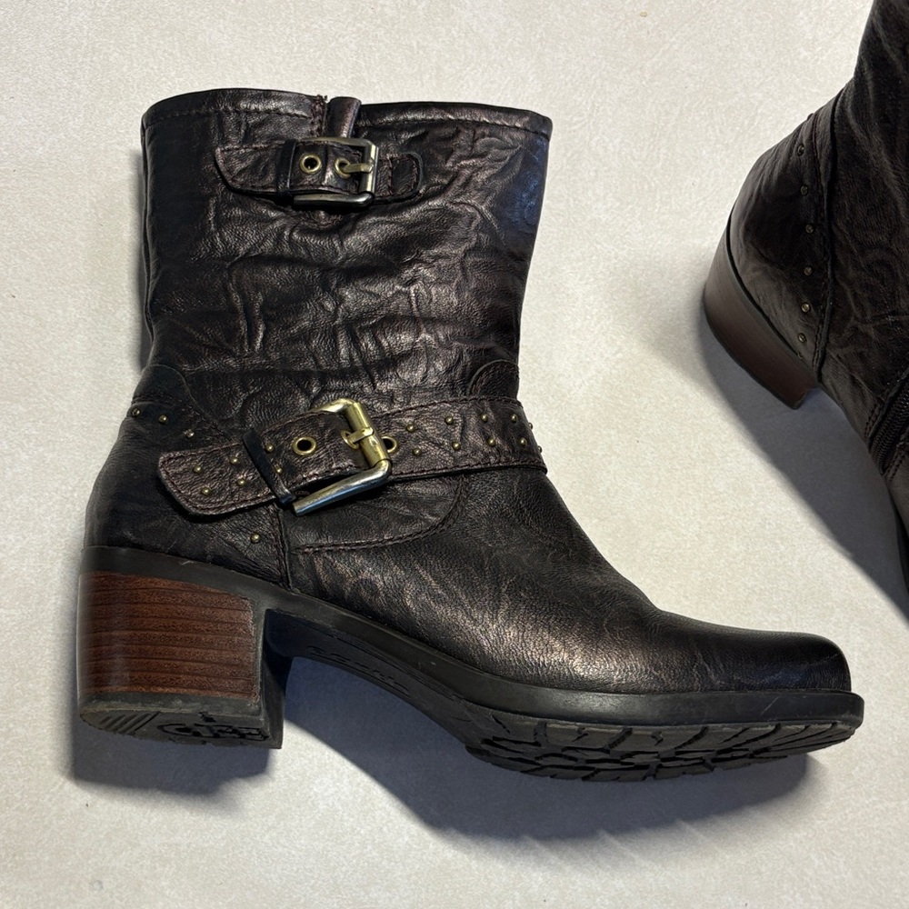 Earth Denali Women's Bronze Boots - Picture 4 of 7